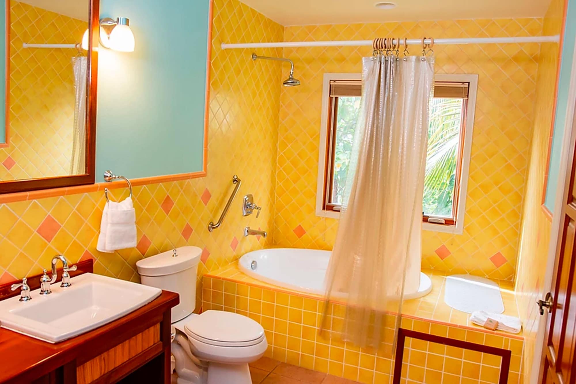 PREMIUM, SUITE, 2 QUEEN BEDS, GARDEN VIEW