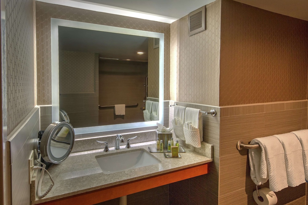 Doubletree Memphis 42/68