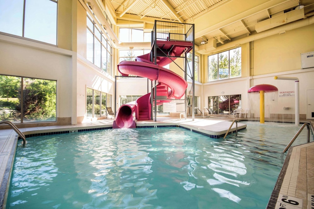 swimming pool spa