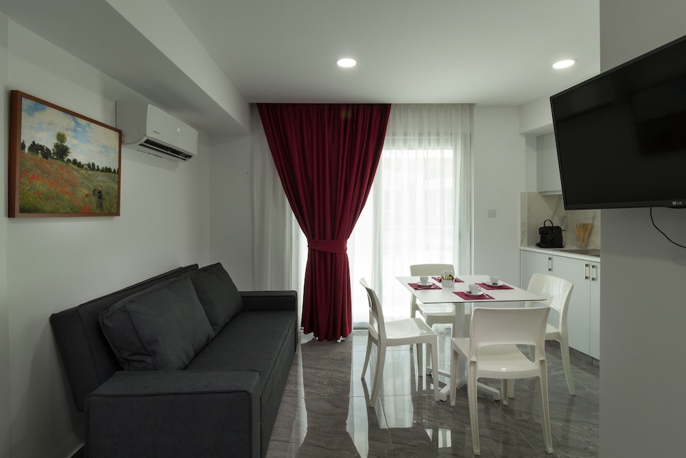 Art & Wine Studios And Apts 26/50