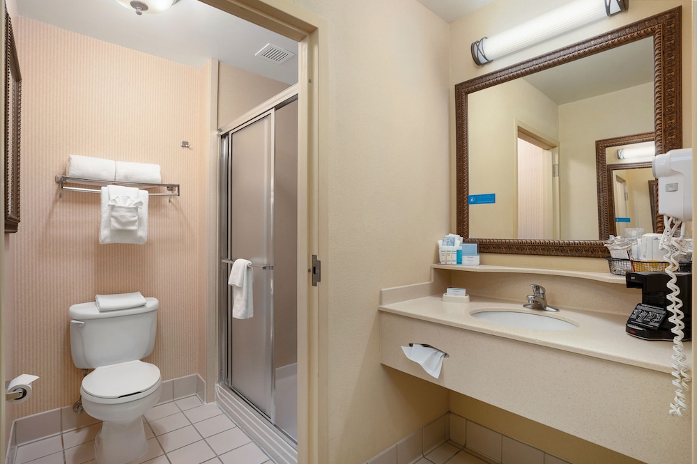 Hampton Inn By Hilton Springfield 25/49