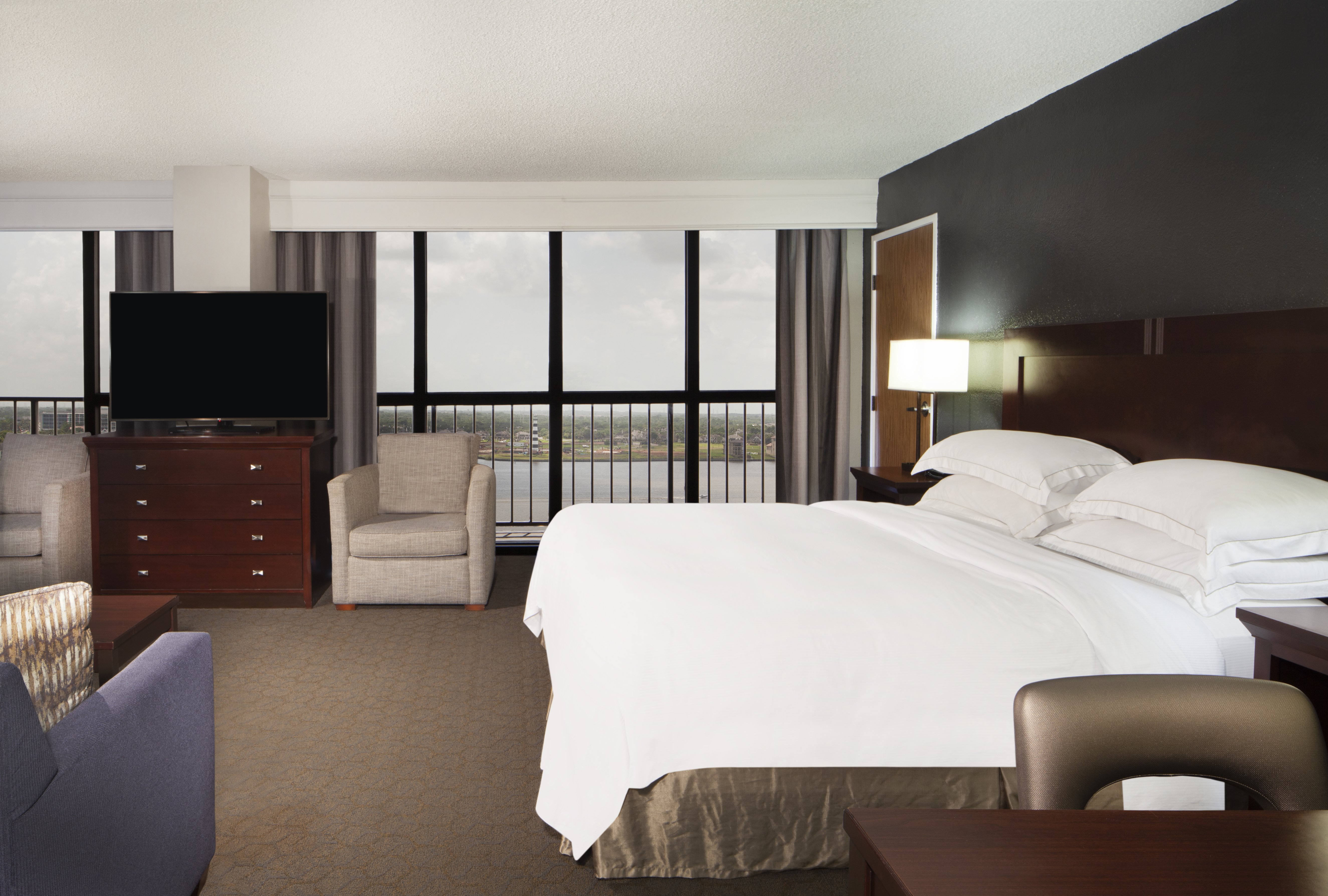 Room, King Bed, Lake Front, Parlor