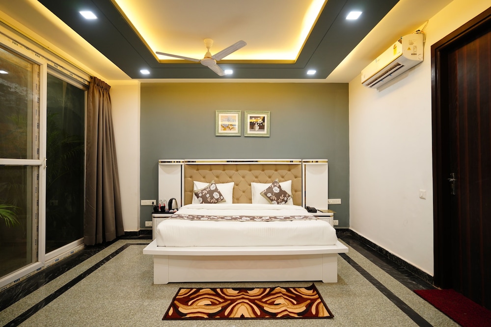Posh Garden Inn Gurgaon 20/50