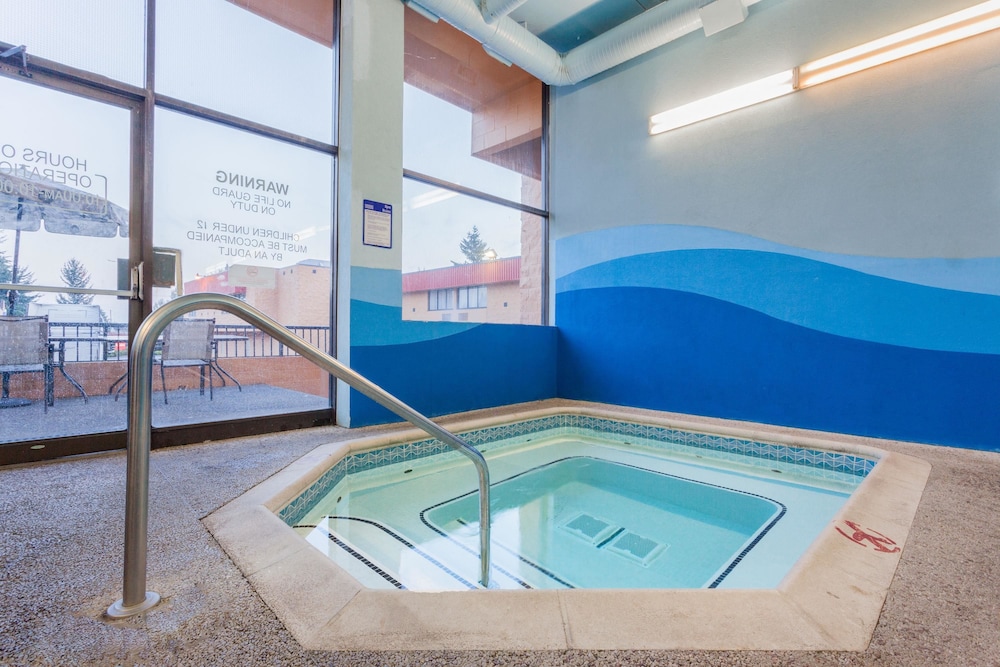 Ramada By Wyndham Coquitlam 53/56