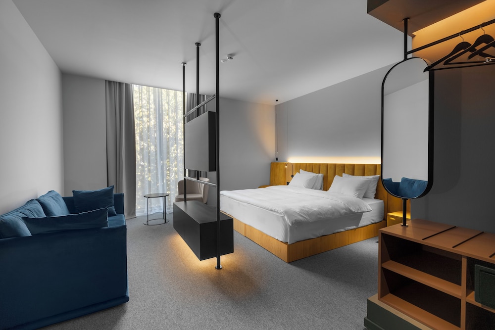 SUPERIOR, DOUBLE BED