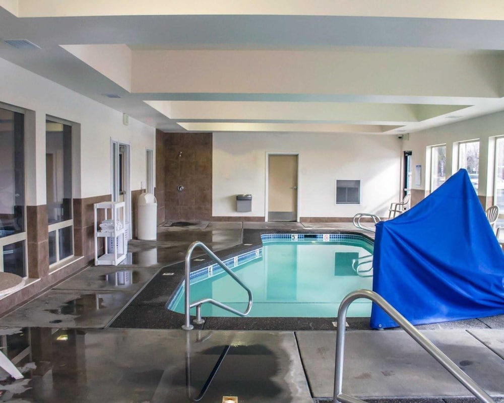 Sleep Inn and Suites Redmond, OR 15/34