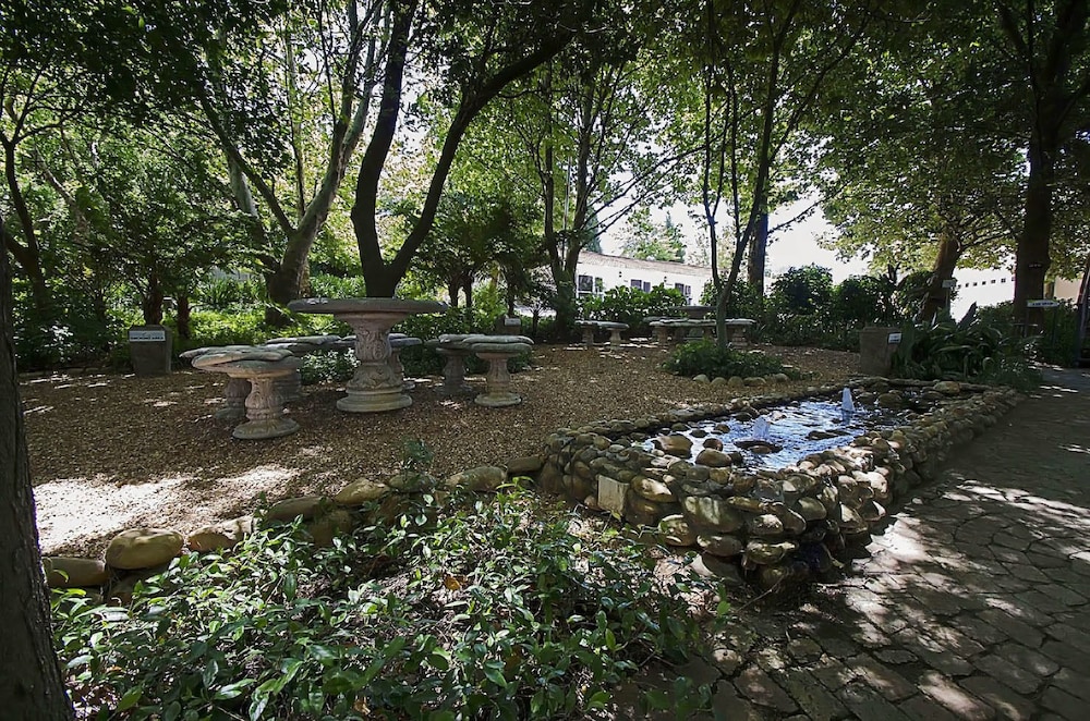 Clos Malverne Wine Estate Accommodation 25/46