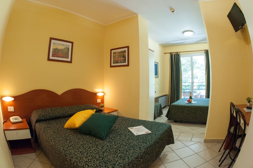 The Best Hotel 9/33