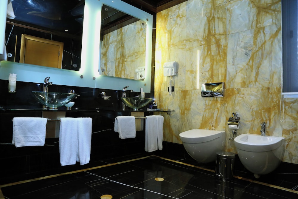 Lahoya Suites 46/50