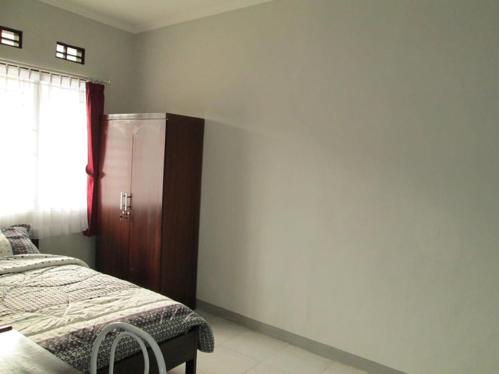 Elenor Apos S Home 18/48