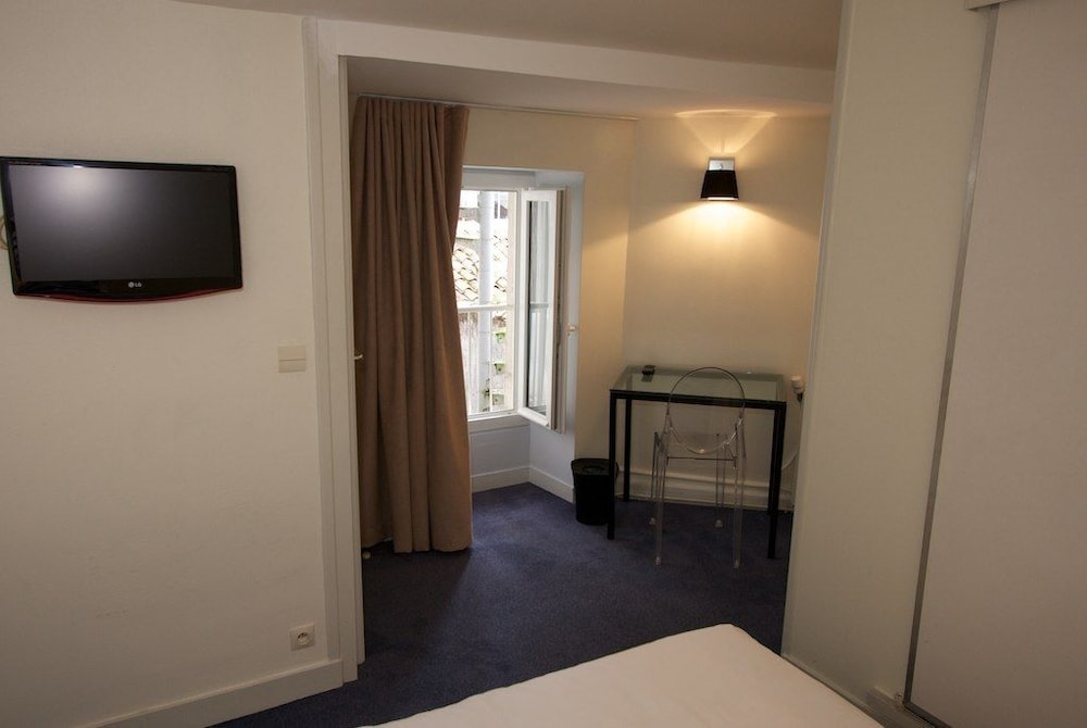 HOTEL HENRI IV 38/69
