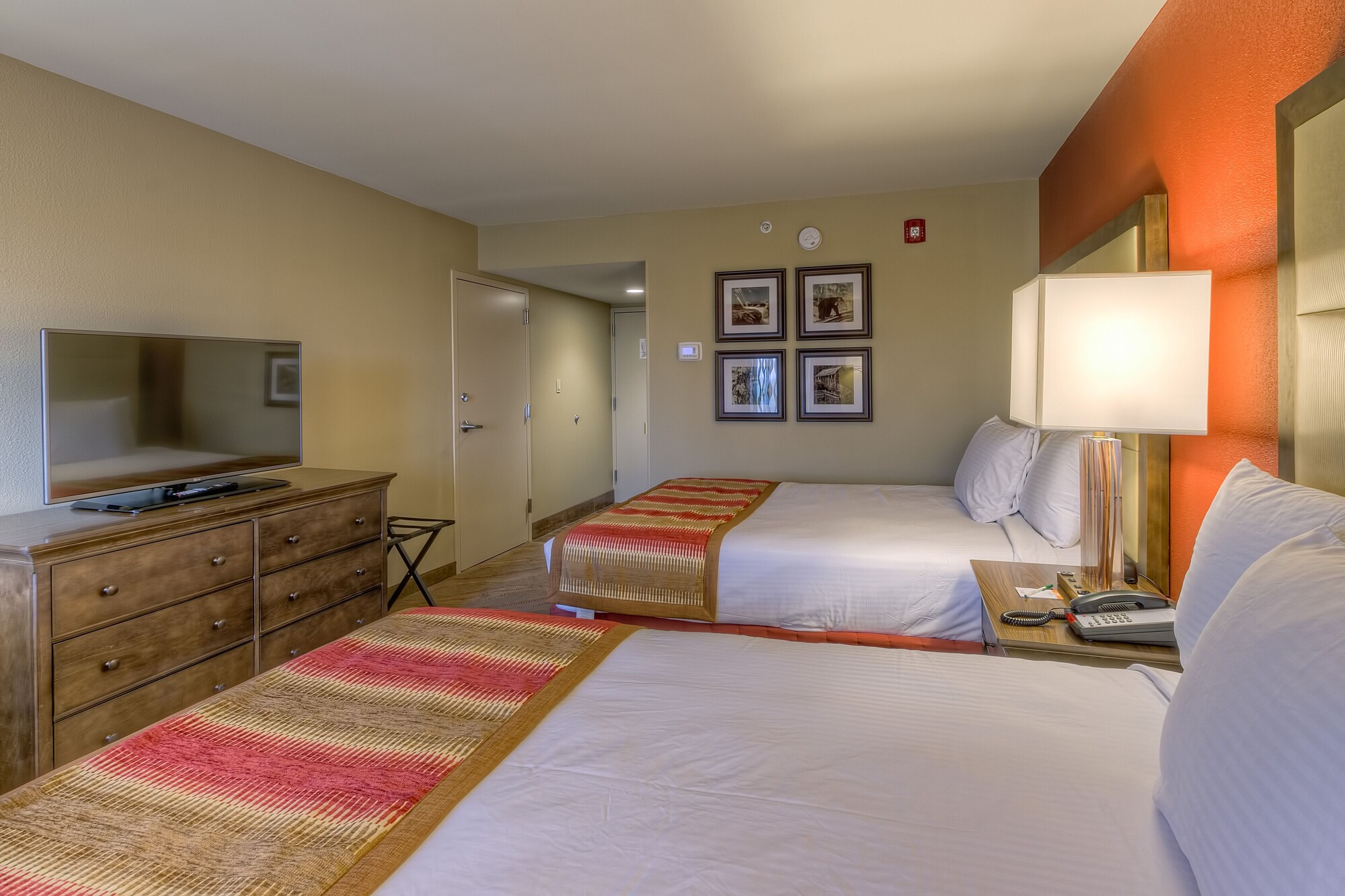 غرفة بسريرين كوين لذوي الإعاقة، La Quinta Inn Suites Pigeon Forge 10/10