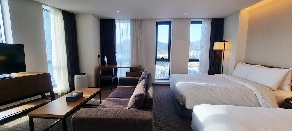 Ramada Encore By Wyndham Busan Haeundae 23/43