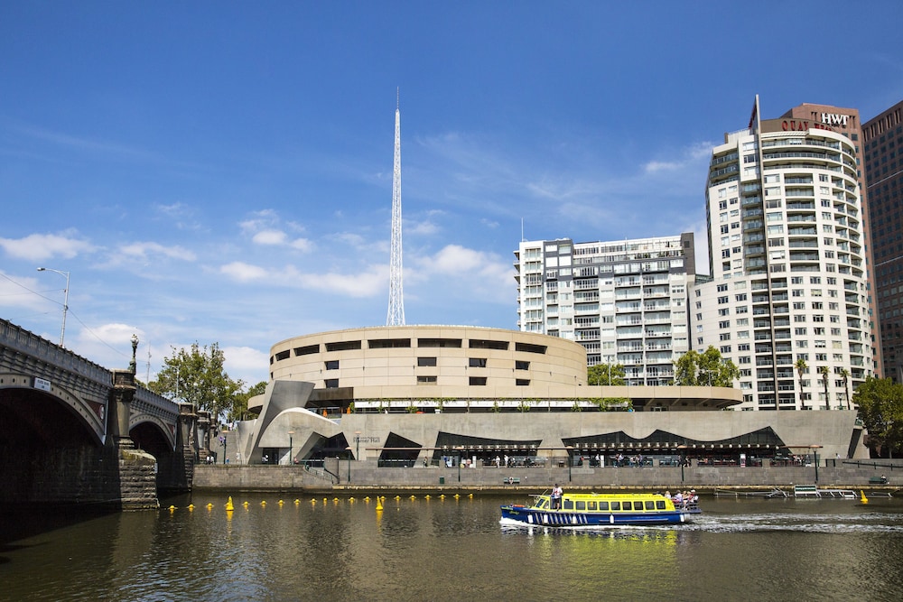 Quay West Suites Melbourne 75/81