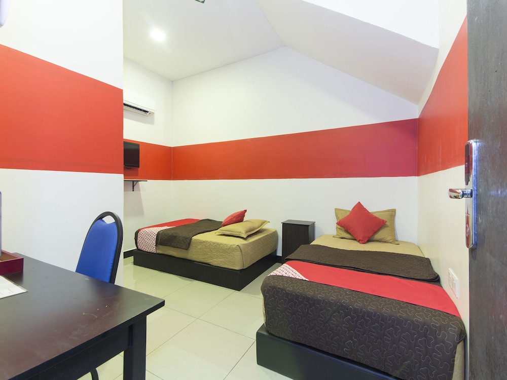 OYO 439 Night Queen Hotel (ex. Night Queen Hotel) 18/32