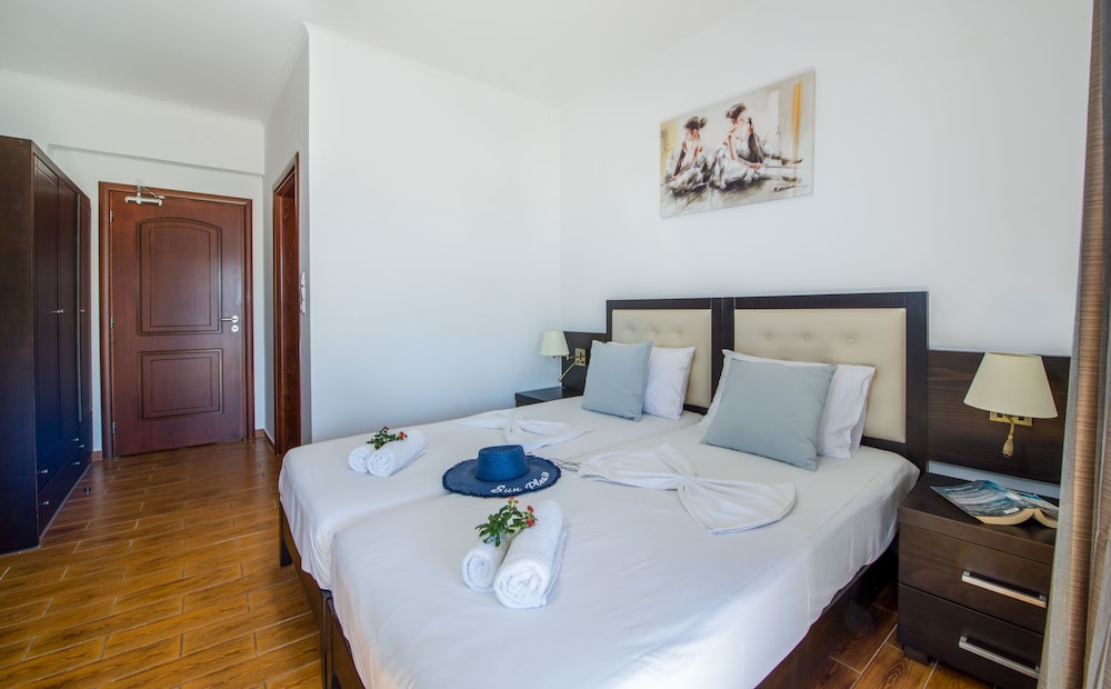 Lilium Village Hotel 11/50