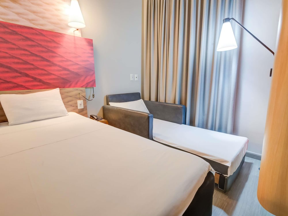 Ibis Paranagua 19/59