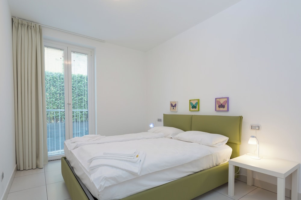 1 Bedroom, Apartment, Double Bed, Mountain View