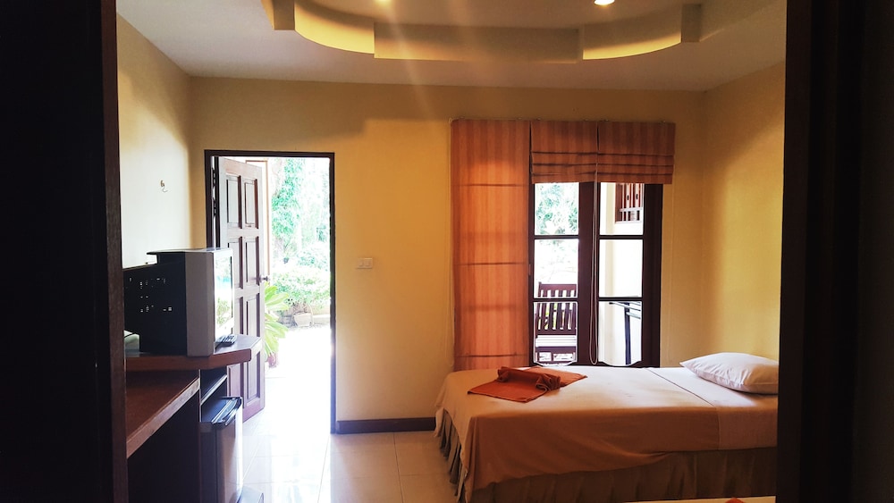 Rattana Guesthouse Bungalow 18/50