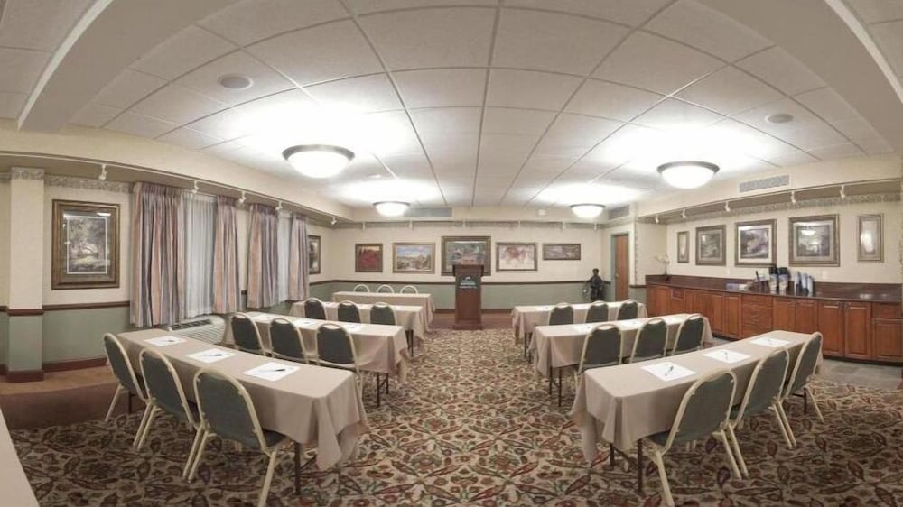 Holiday Inn Express Lexington 52/56