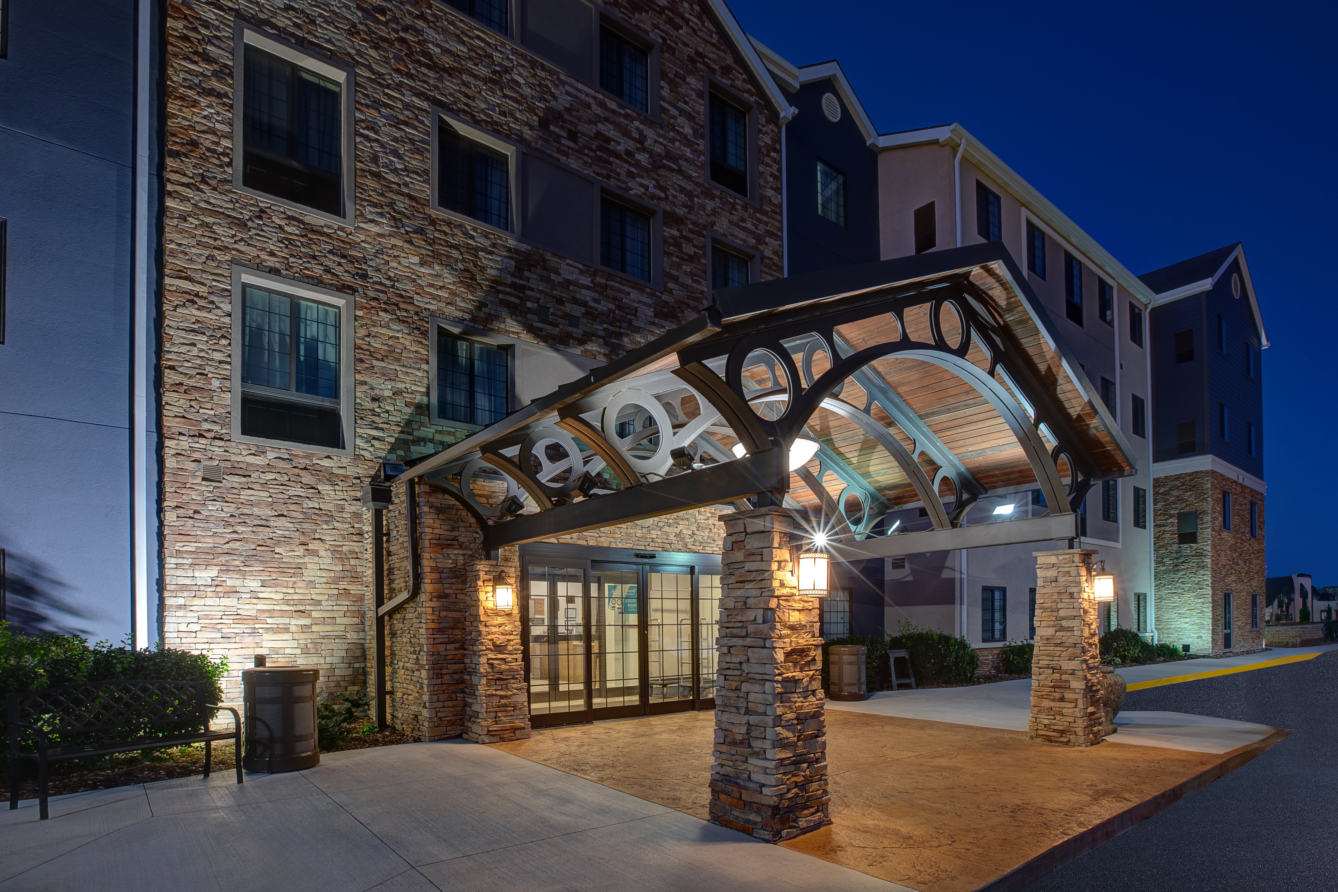STAYBRIDGE SUITES LINCOLN NORTHEAST 3/59