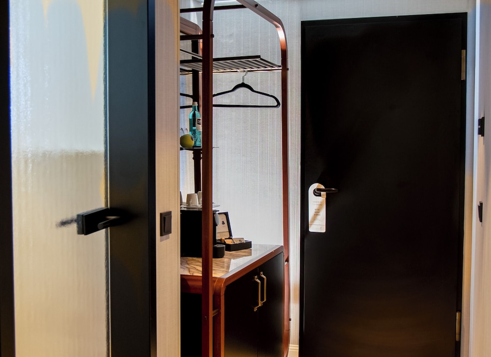MUZE Hotel Dusseldorf - Handwritten Collection 45/49