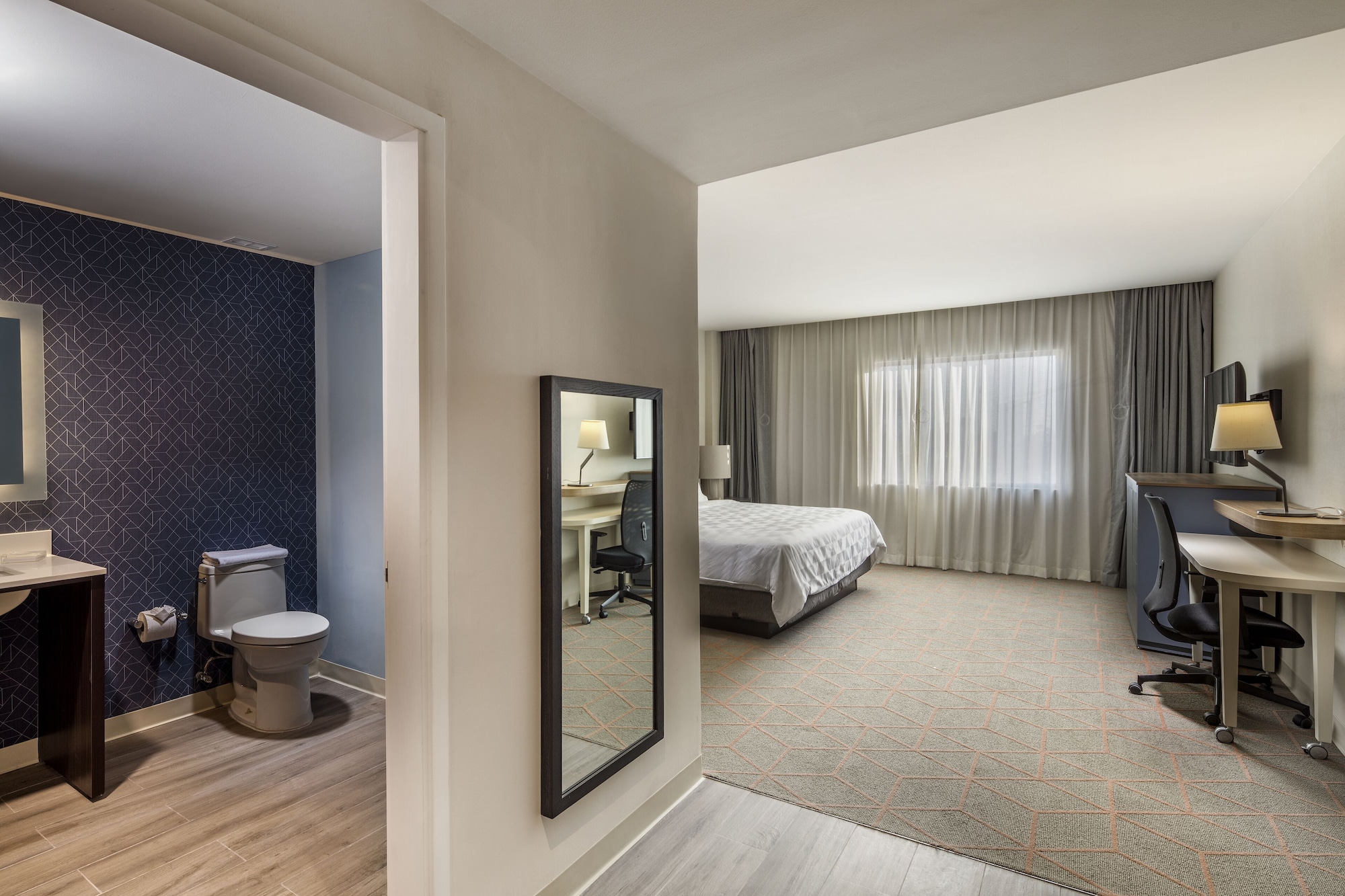 غرفة قياسية بسرير فردي، Holiday Inn & Suites Aguascalientes 2/3