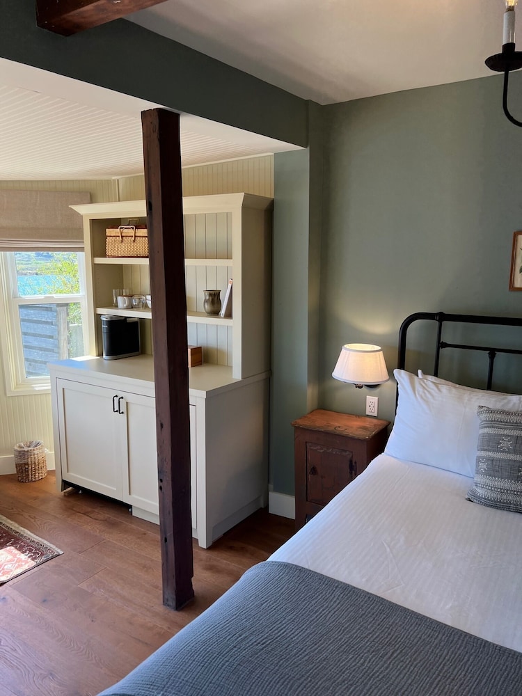 Jenner Inn 13/78