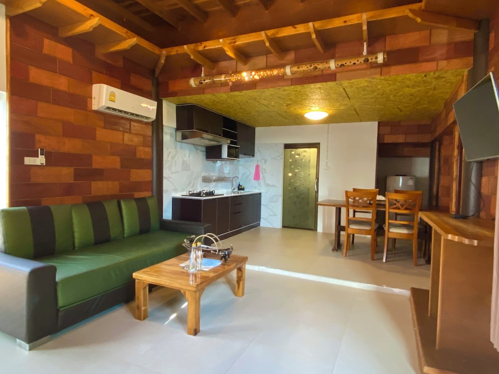Puteri Lanta Family Villas 30/46