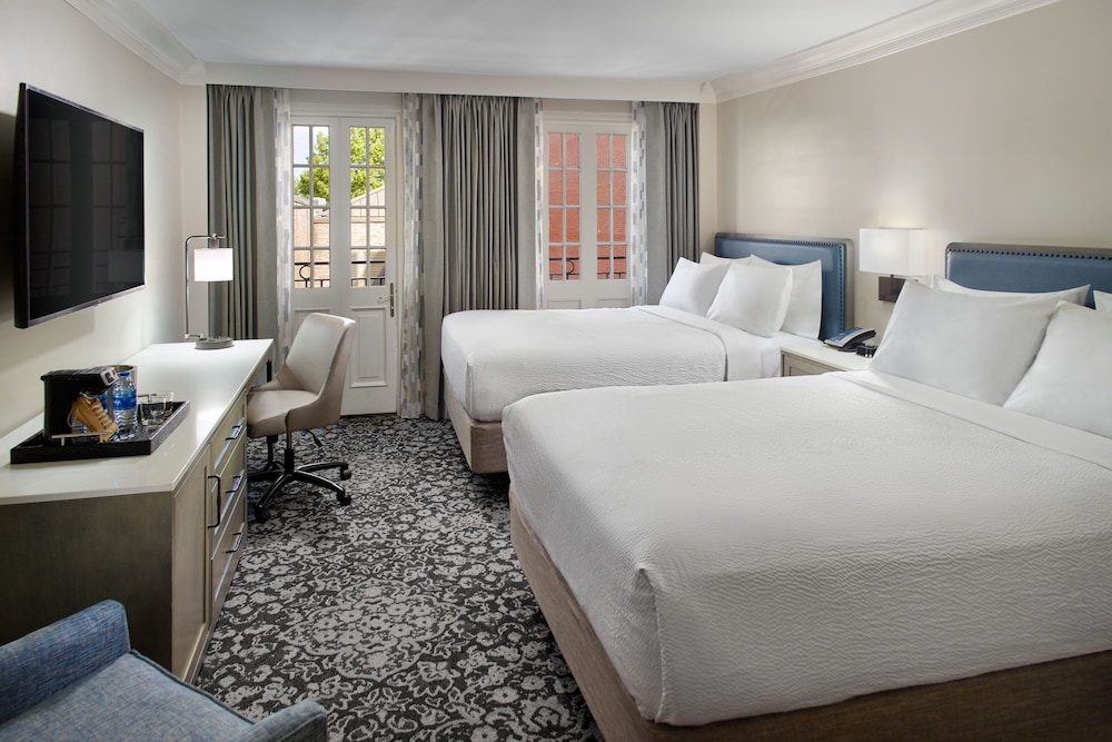 Guest Room, Premium, 2 Queen Beds, Bourbon Street View, Balcony
