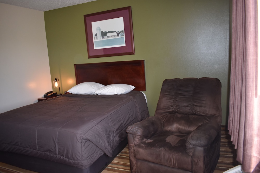 Heartland Hotel And Suites 15/62