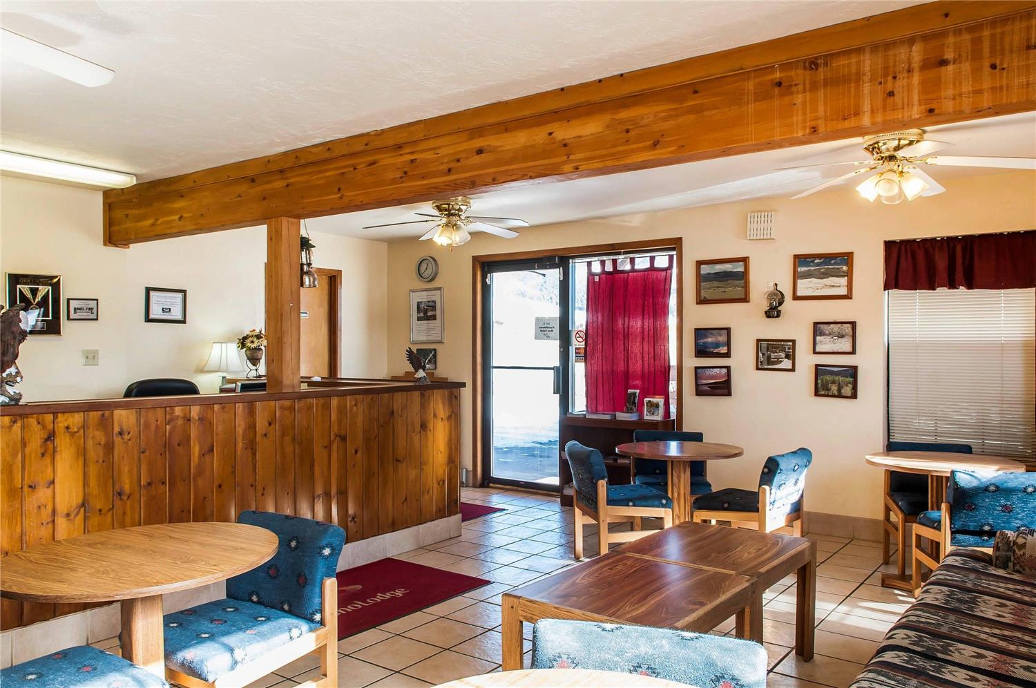 Econo Lodge Eagle Nest 9/25
