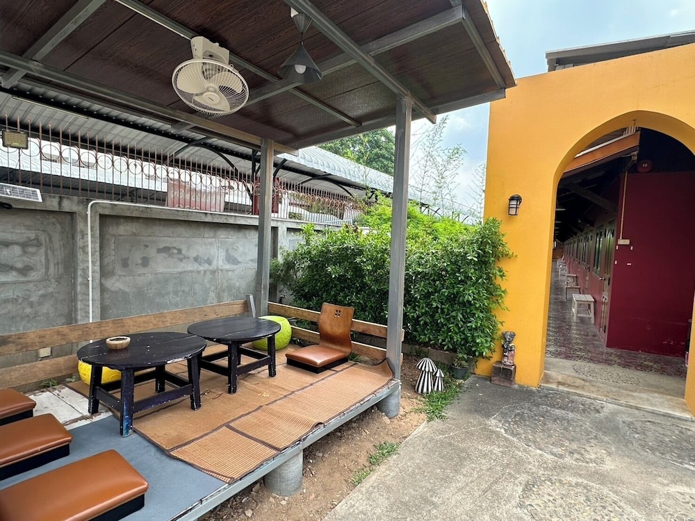 Baan Ma Feung Guest House 50/64