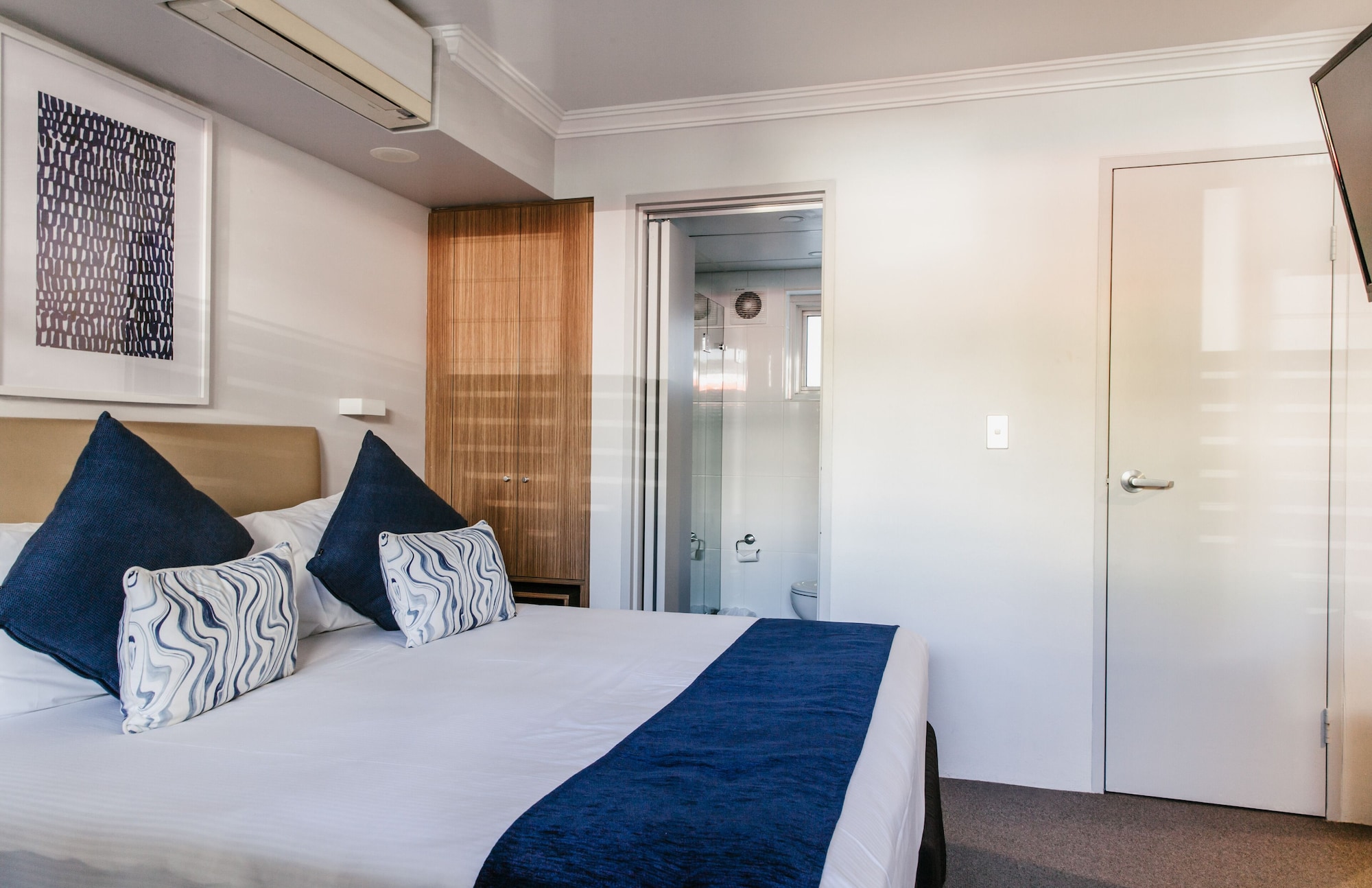 1 BEDROOM, APARTMENT
