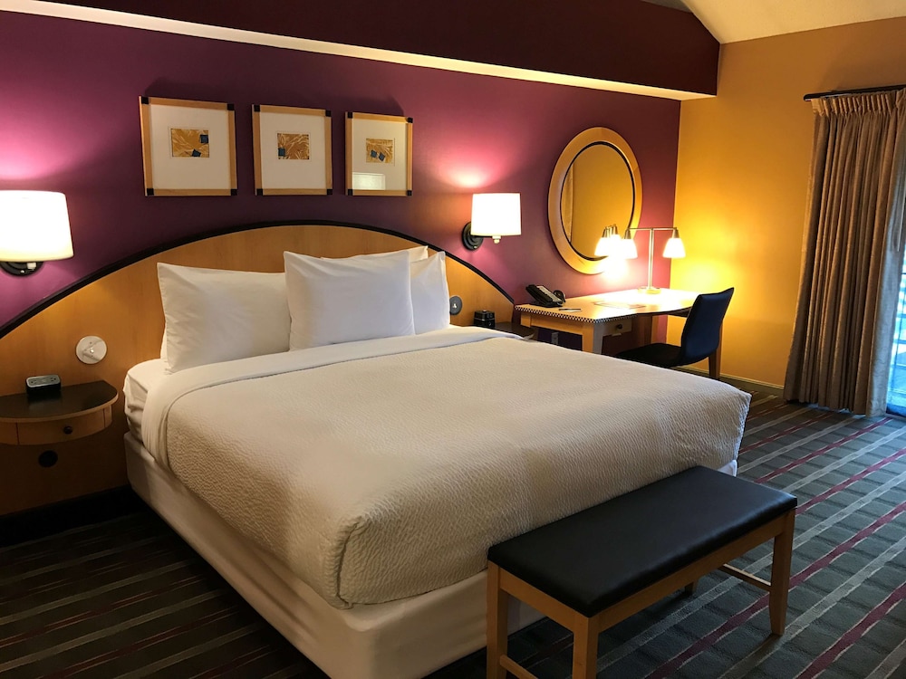 Pier 5 Hotel Baltimore, MD 8/50