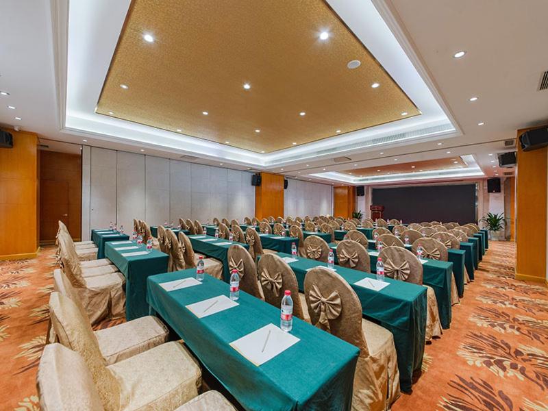 Vienna Hotel Henggang Xincheng 54/57