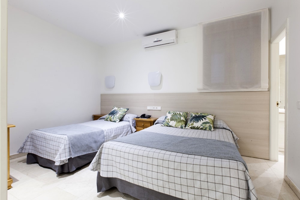 Hostal Castilla Ii Puerta Del Sol 34/73