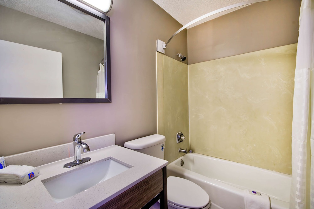 Motel6 Jeffersonville, IN - Louisville 31/33
