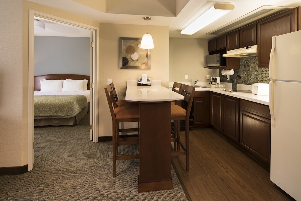 Staybridge Suites Monterrey - San Pedro 31/38