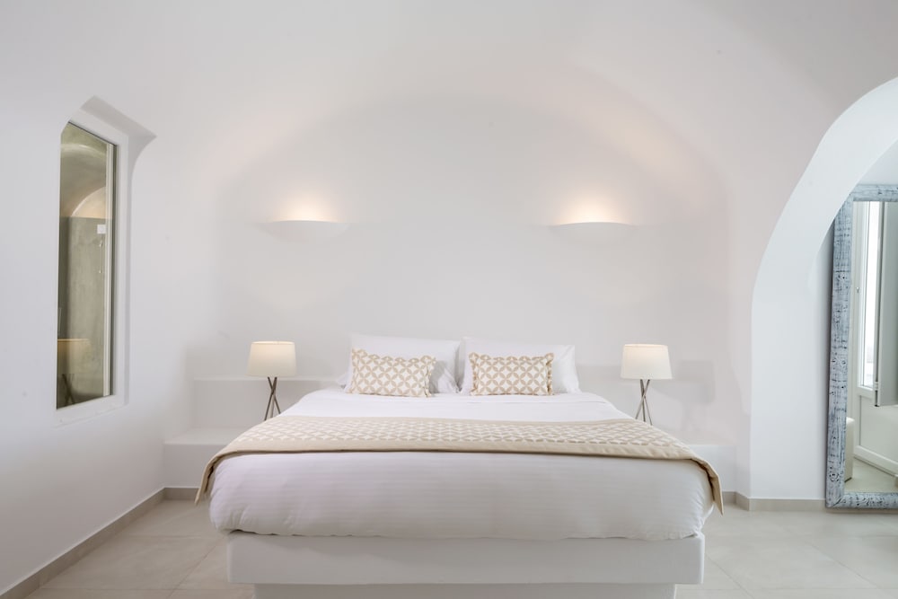SUITE, DOUBLE BED, SOFA, PRIVATE POOL