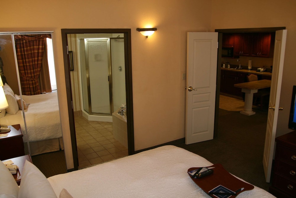 Hampton Inn Suites Stillwater 18/50