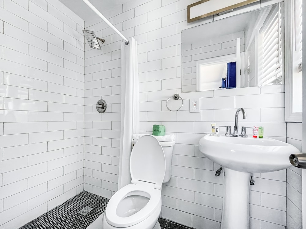 Neptune Oceanfront Rentals 45/49