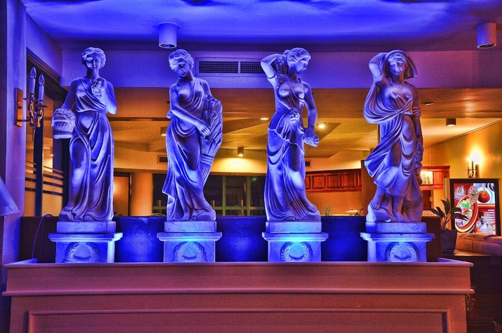Clarion Hotel 7/16