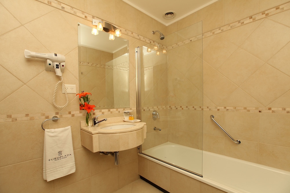 Europlaza Hotel & Suites 35/36
