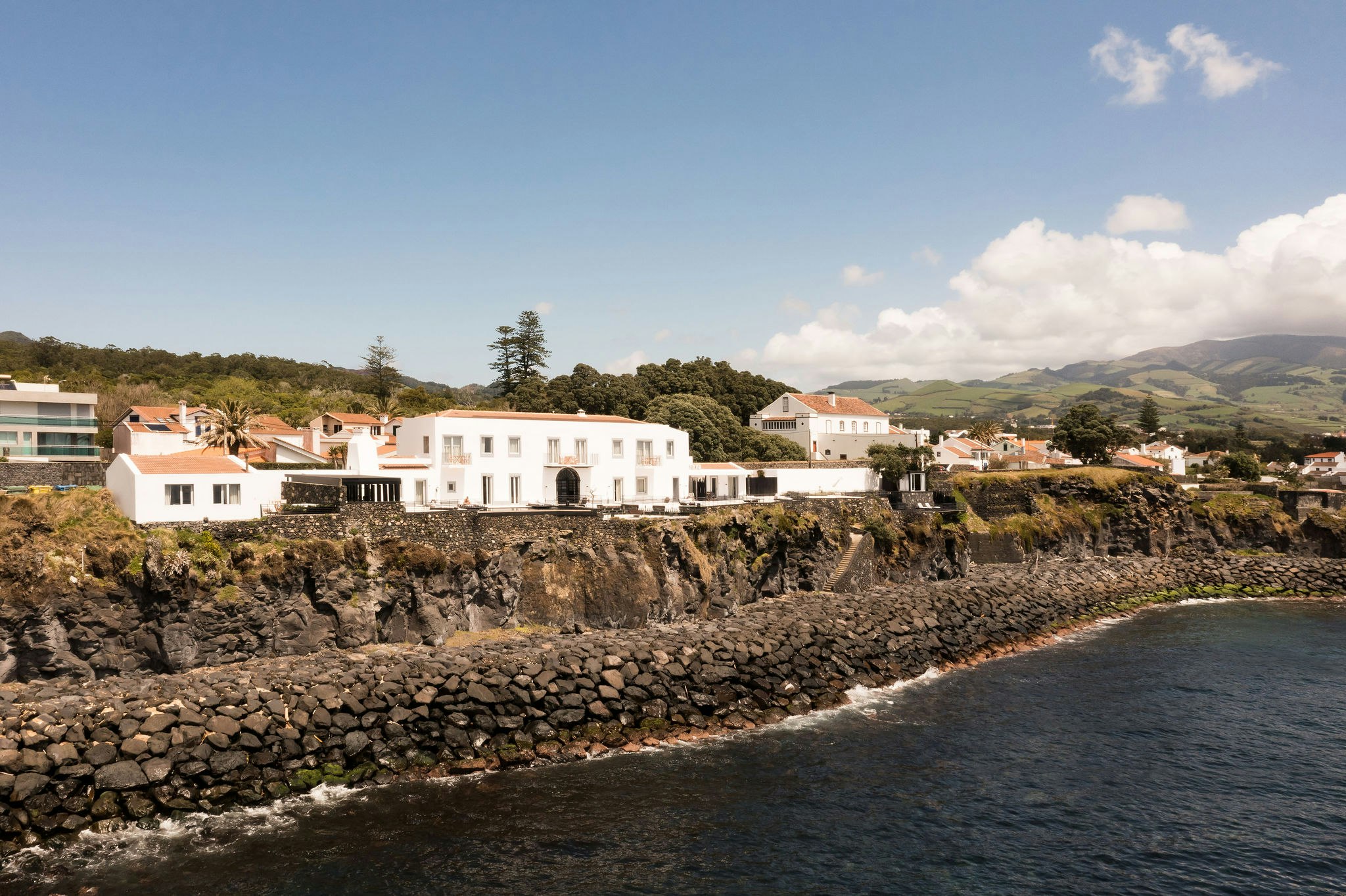 White Exclusive Suites And Villas 37/38