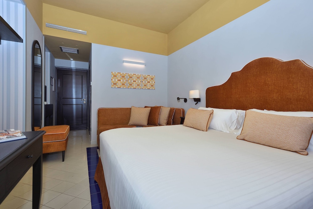 1 BEDROOM, DELUXE, SEA VIEW