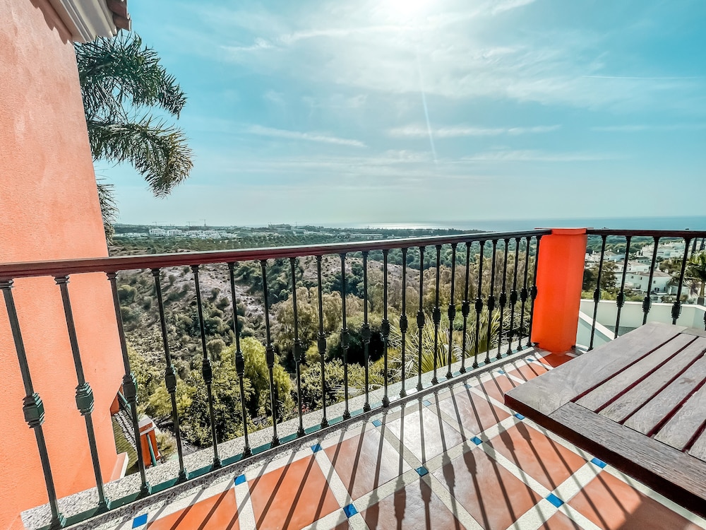 Boutique Hotel Marbella Heights 3/50