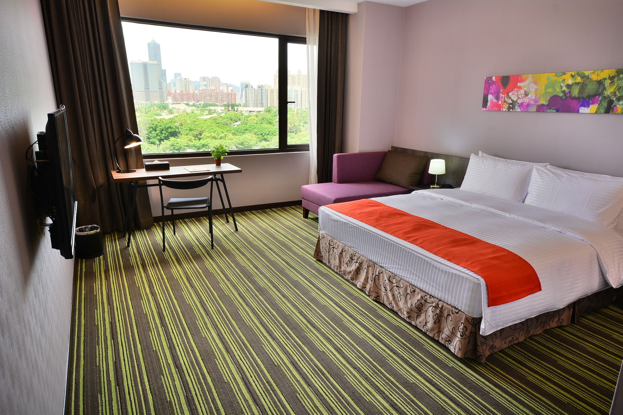 DELUXE, DOUBLE BED