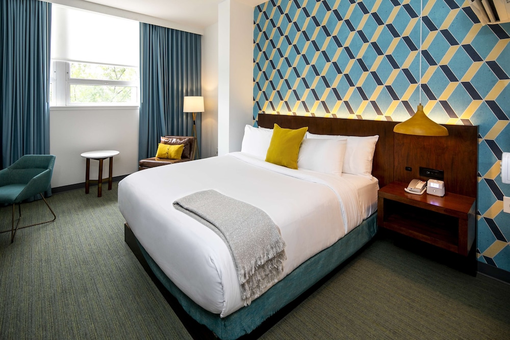 ROOM, KING BED, CITY VIEW, ACCESSIBLE