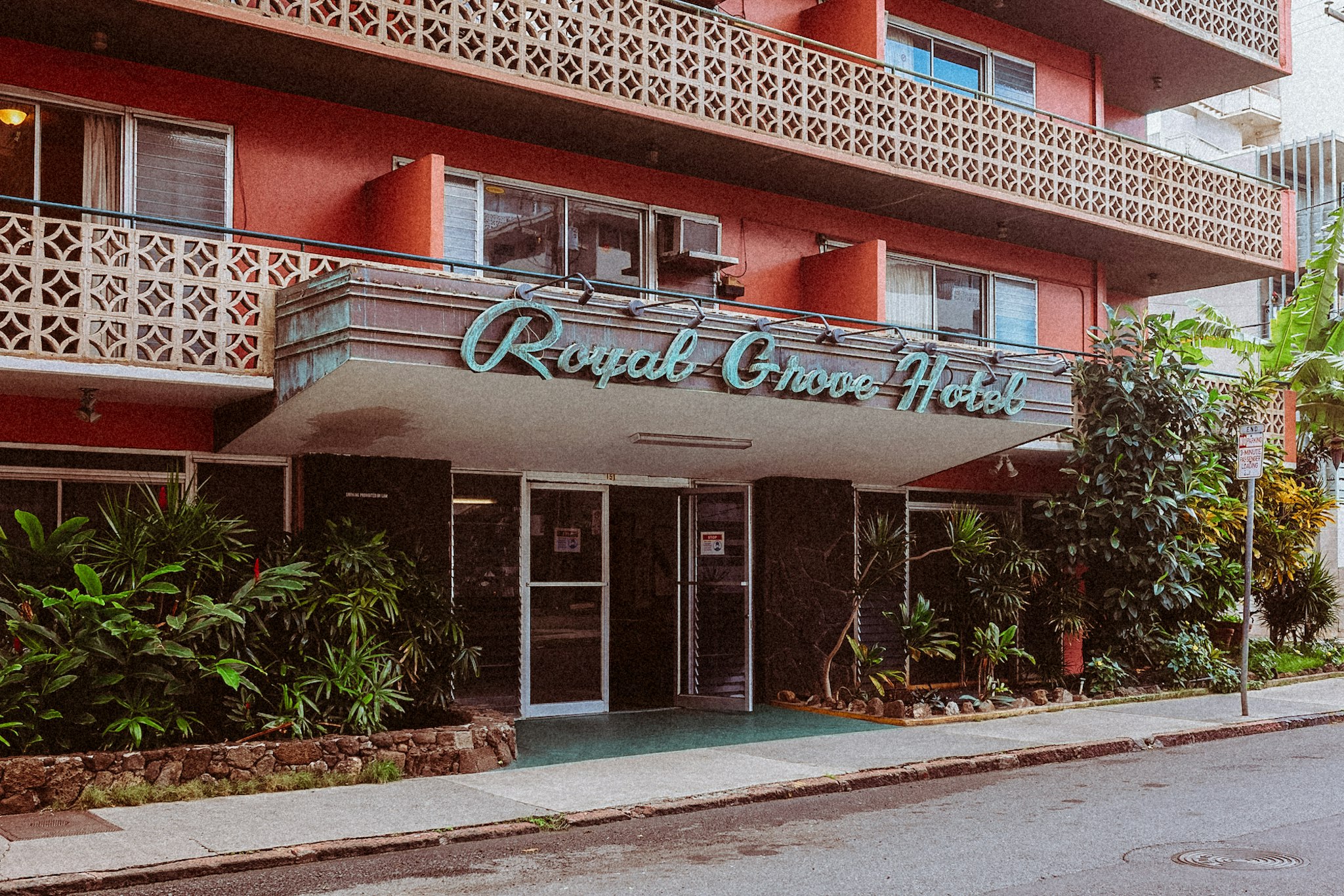 Royal Grove Waikiki 4/52